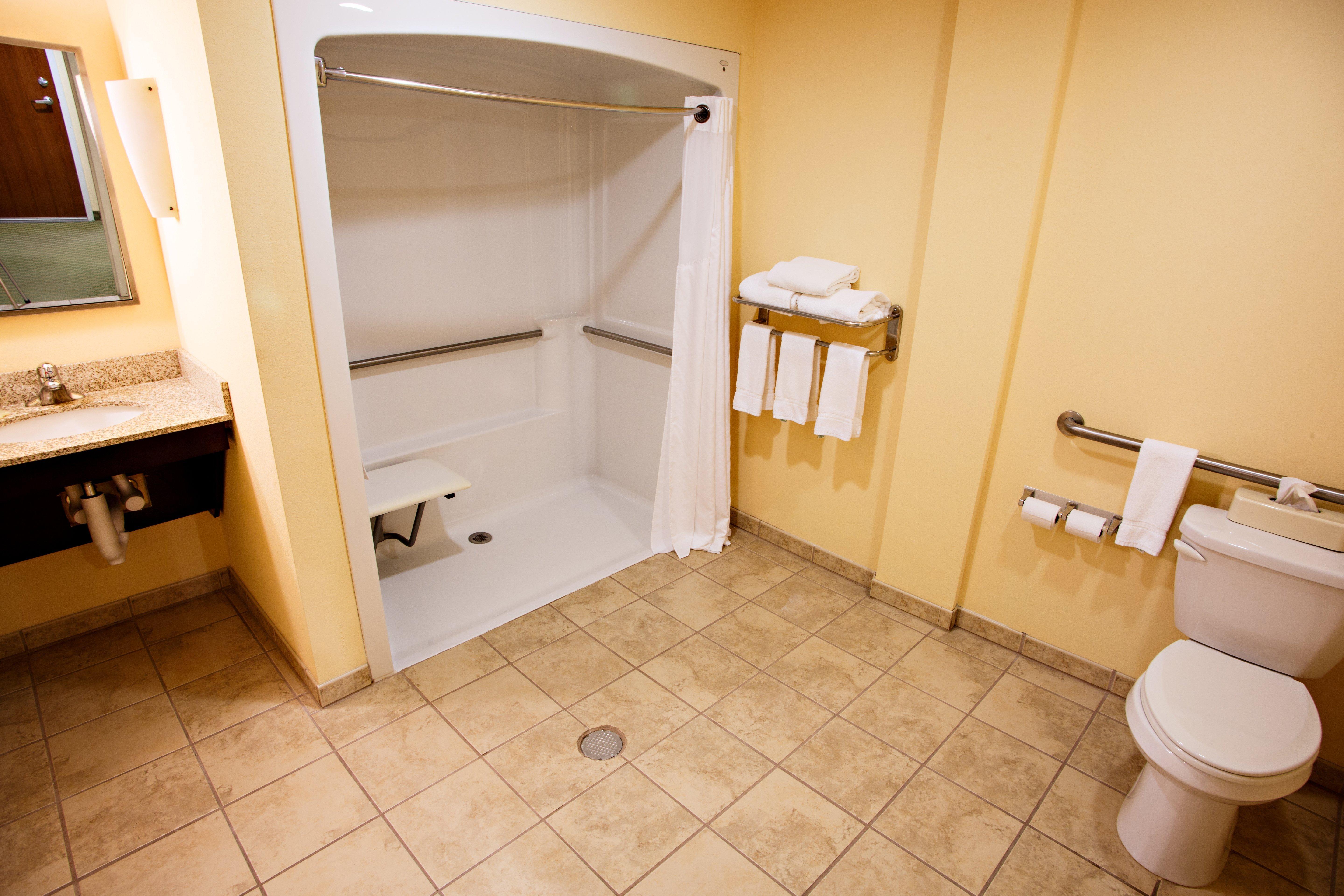 Holiday Inn Express & Suites Harrisburg West Mechanicsburg Bagian luar foto