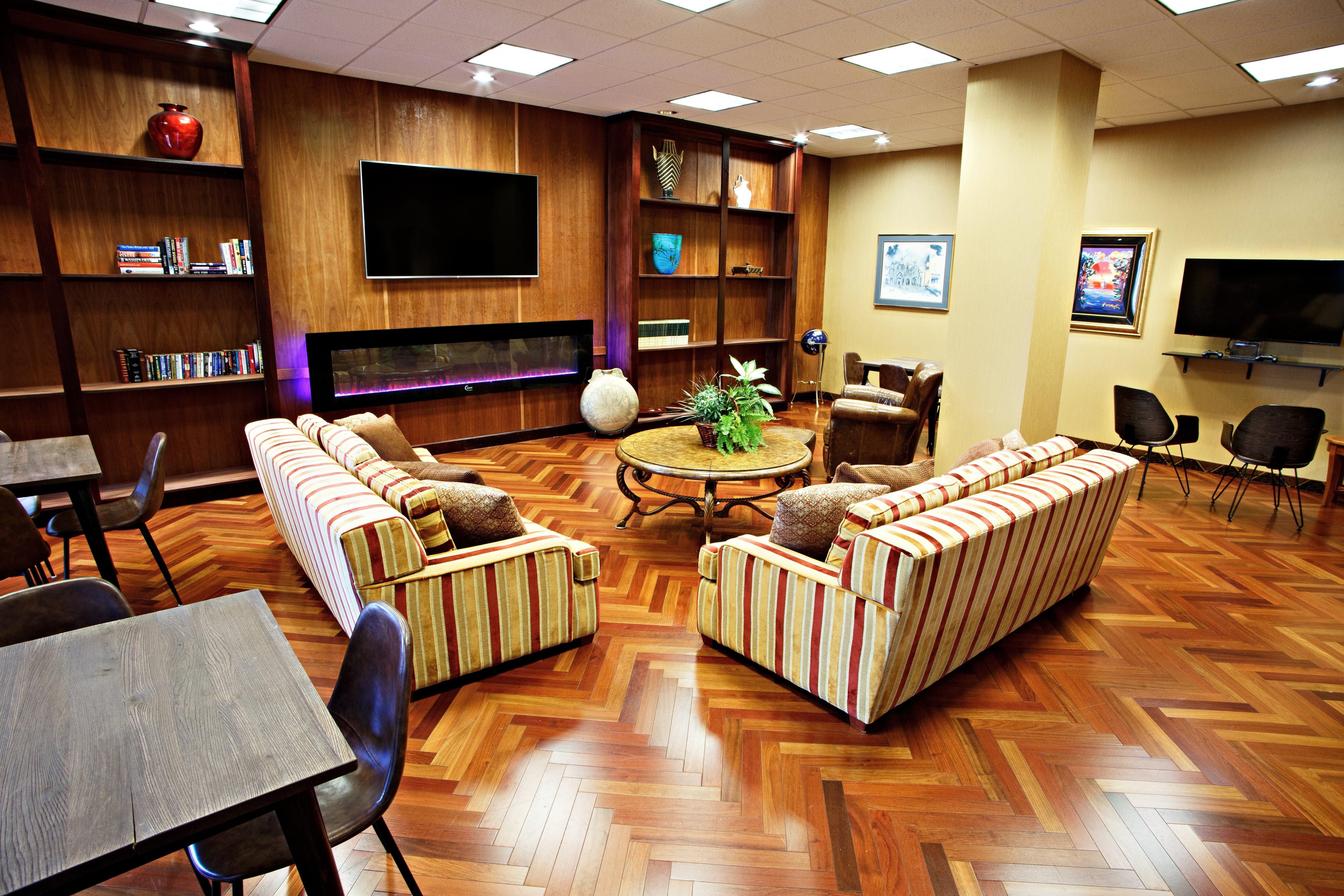 Holiday Inn Express & Suites Harrisburg West Mechanicsburg Bagian luar foto
