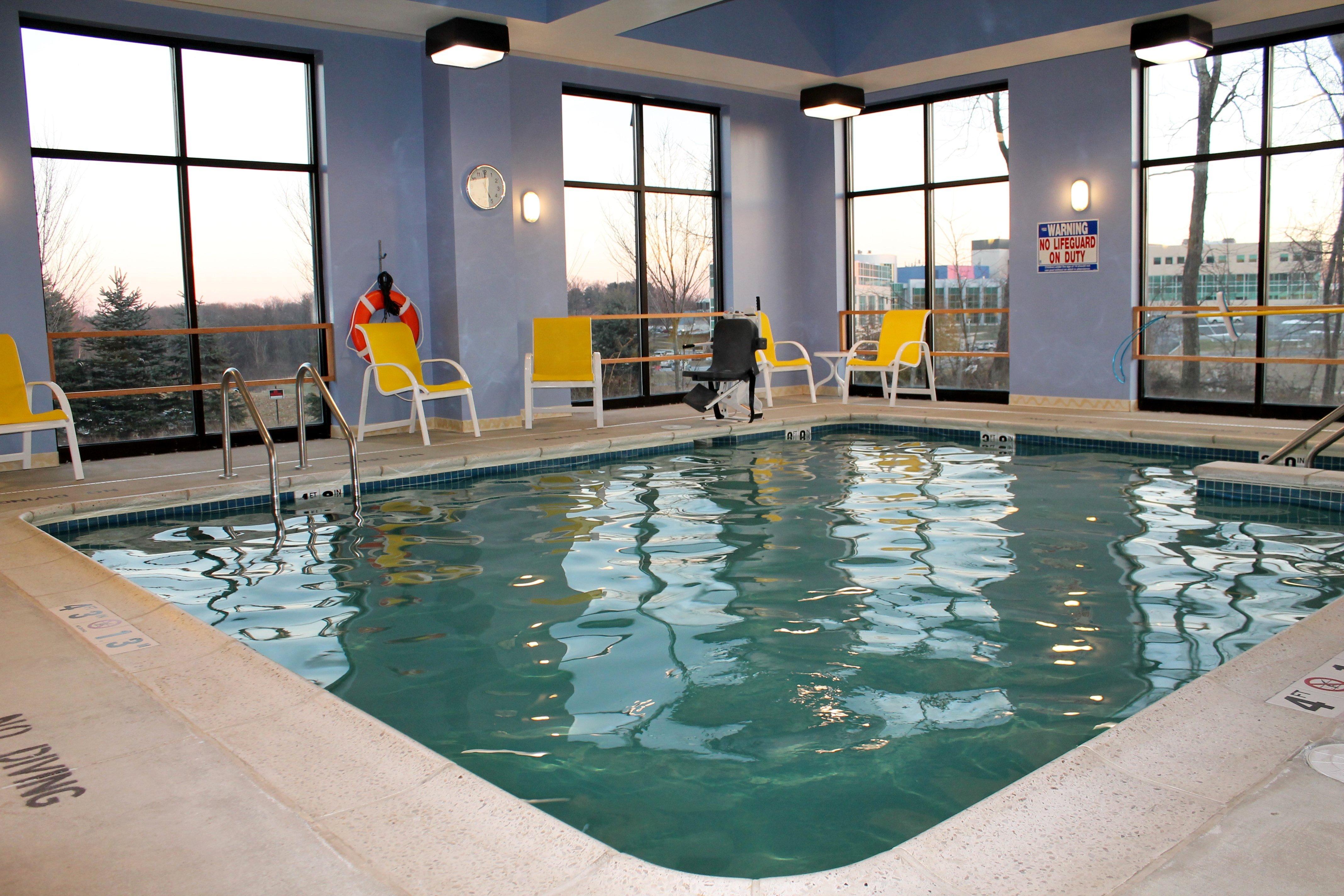 Holiday Inn Express & Suites Harrisburg West Mechanicsburg Bagian luar foto
