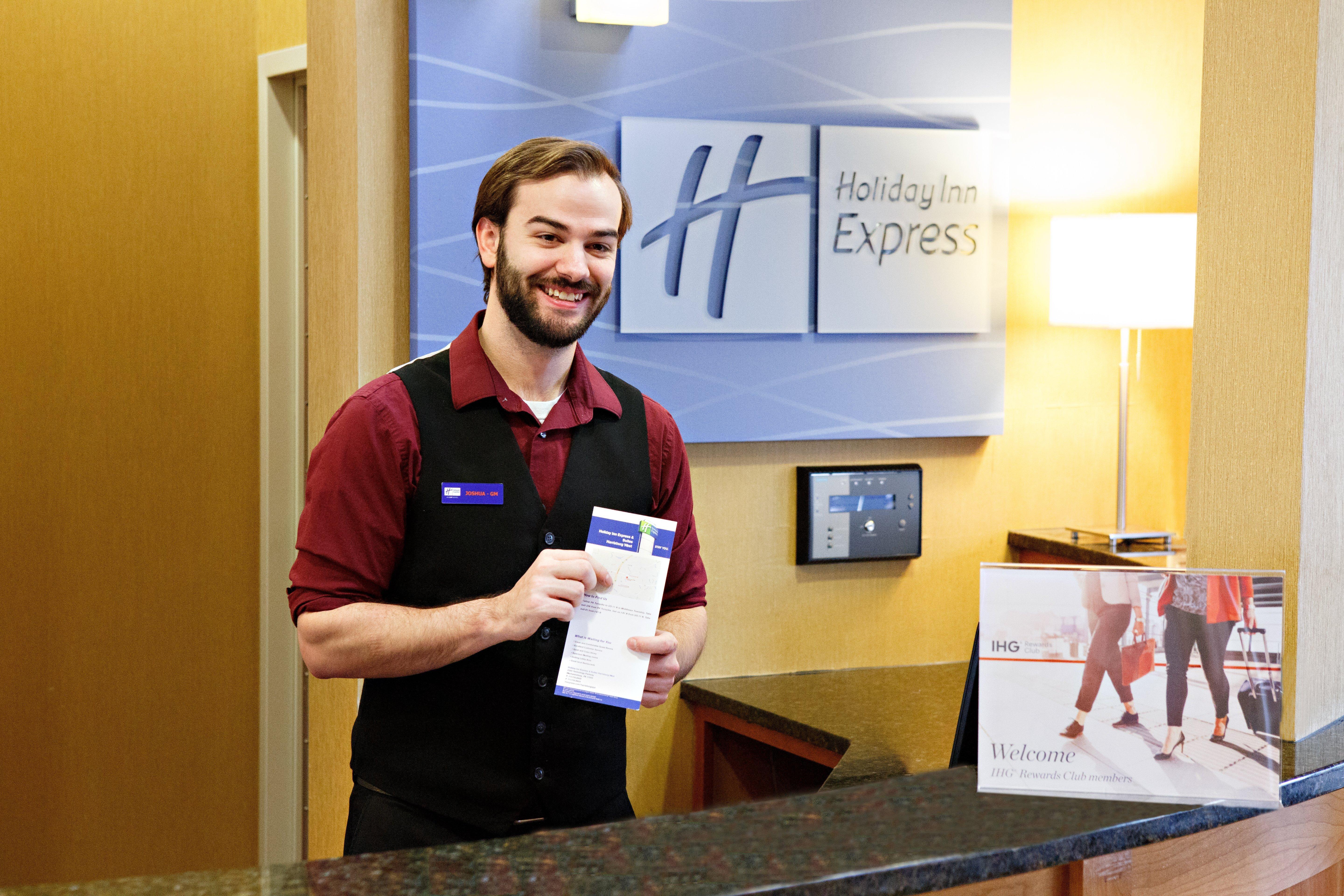 Holiday Inn Express & Suites Harrisburg West Mechanicsburg Bagian luar foto