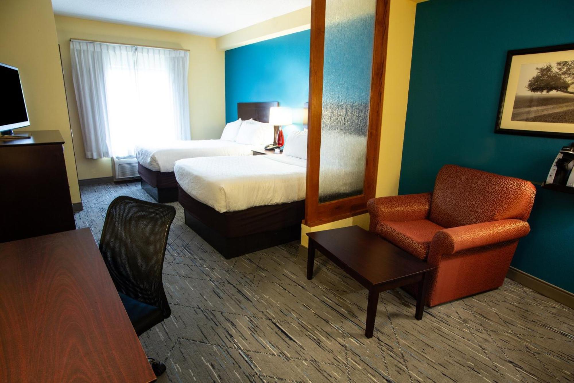 Holiday Inn Express & Suites Harrisburg West Mechanicsburg Bagian luar foto