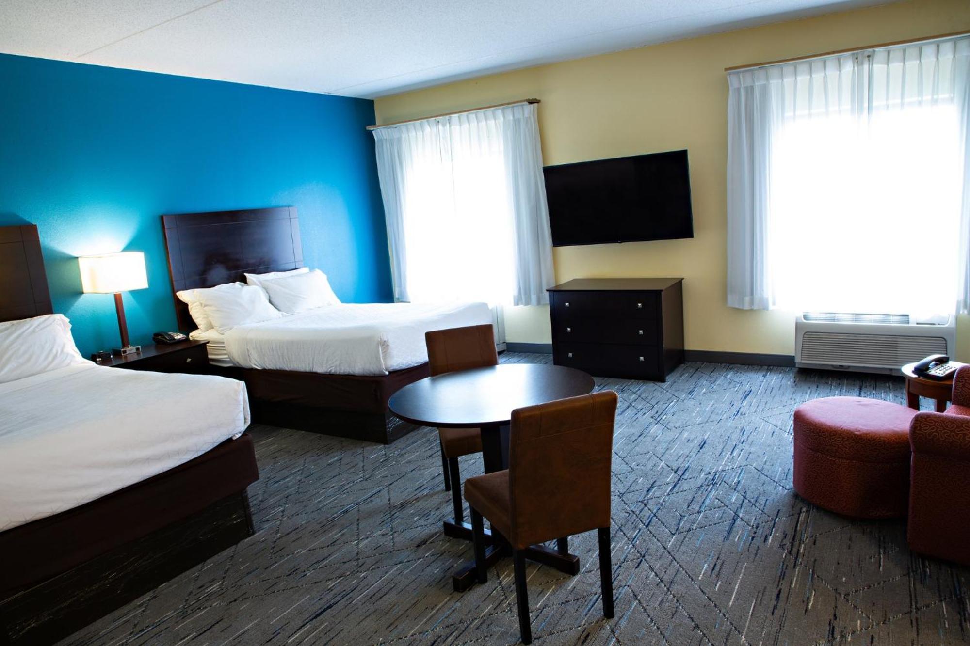 Holiday Inn Express & Suites Harrisburg West Mechanicsburg Bagian luar foto