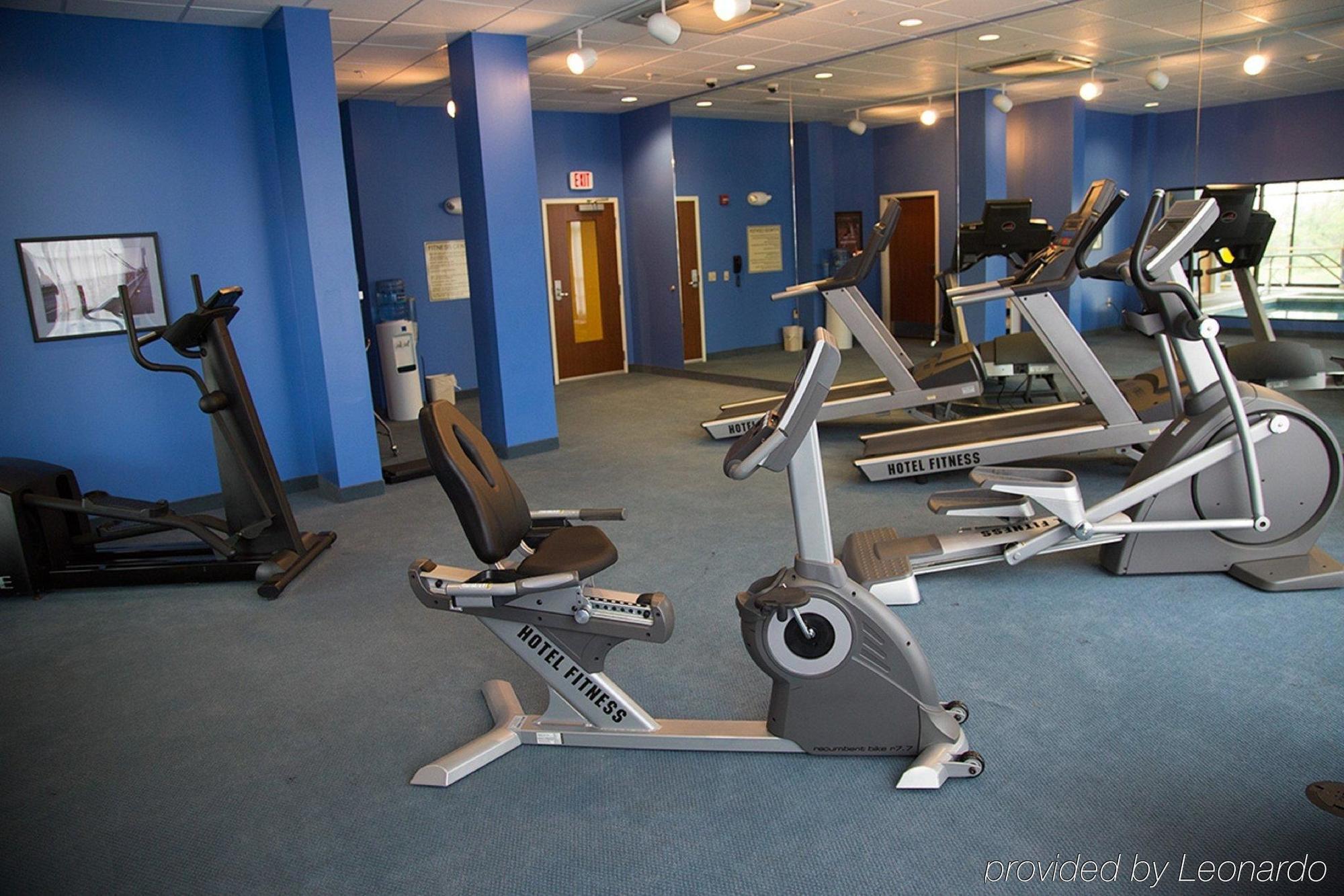 Holiday Inn Express & Suites Harrisburg West Mechanicsburg Bagian luar foto